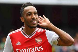 Arsenal offering Aubameyang an contract extension