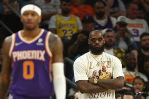 In the end, Lakers' roster mix proved to be their undoing