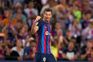 Barcelona's attack continues incredible form as Robert Lewandowski scores twice in win over Real Valladolid