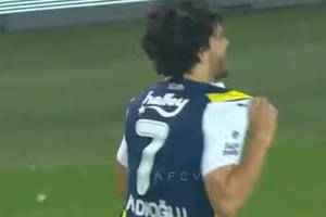 Who is Ferdi Kadioglu? The versatile full-back to boost Arsenal's title charge