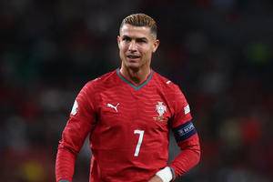 Ronaldo handed 30-day ban and €255 fine after Portugal camp walkout