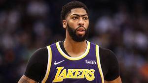 Anthony Davis sits in Lakers' loss to Pacers with ankle sprain
