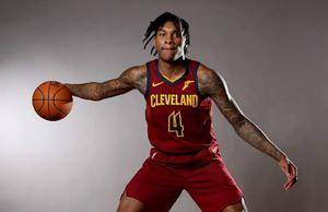 Cavaliers rookie Kevin Porter Jr. exits game with knee injury