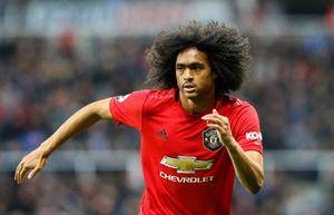 Tahith Chong signs new deal with Manchester United