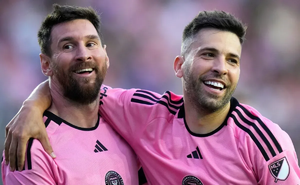Lionel Messi Reacts to Jordi Alba's Surprise Retirement Announcement