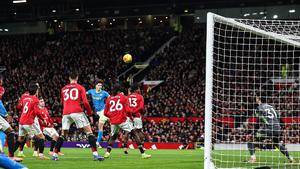 Gary Neville Criticizes Amorim's Formation Change in Wolves Draw