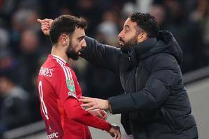 Bruno Fernandes Will Stay at Manchester United, Says Coach Ruben Amorim