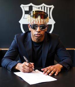 Lamine Yamal Signs New Six-Year Contract with Barcelona
