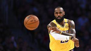 LeBron James and Lakers Have No Trade Discussions, Says Rich Paul
