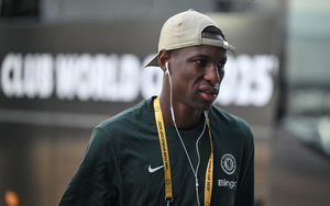 Chelsea Sets Asking Price for Nicolas Jackson Amid Manchester United Interest