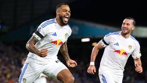 Controversy Surrounds Leeds' Penalty Decision Against Everton