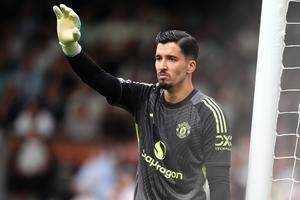 Altay Bayindir Retains Goalkeeping Position for Manchester Derby
