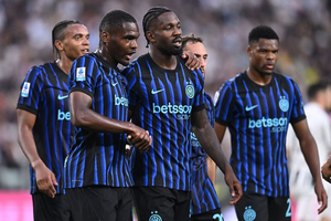 Inter Milan Secures Vital 2-0 Win Over Ajax in Champions League Opener