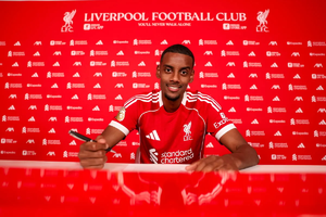 Liverpool Signs Alexander Isak for £125 Million in Record Transfer Deal
