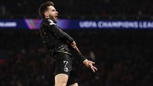 Kvaratskhelia's Late Heroics Seal Win for the Parisians