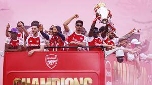 Arsenal Celebrate Title Parade as Rice Leads "Ice, Ice Baby" Singalong and Lewis-Skelly Hails "New Era"
