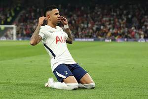 Savio makes instant impact as Tottenham beat Charlton 5-1