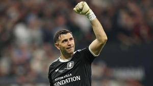 Chelsea agree £7.5m deal for Aston Villa goalkeeper Martínez
