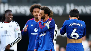 'Pathetic' spell, late lifeline: Neville's fury vs Carrick's calm after Fulham draw